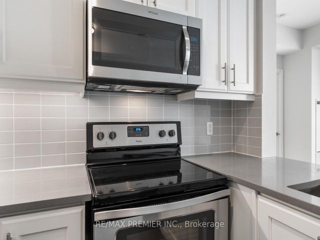 1302 - 15 Zorra St