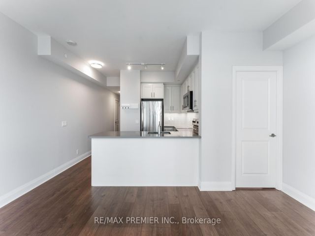 1302 - 15 Zorra St