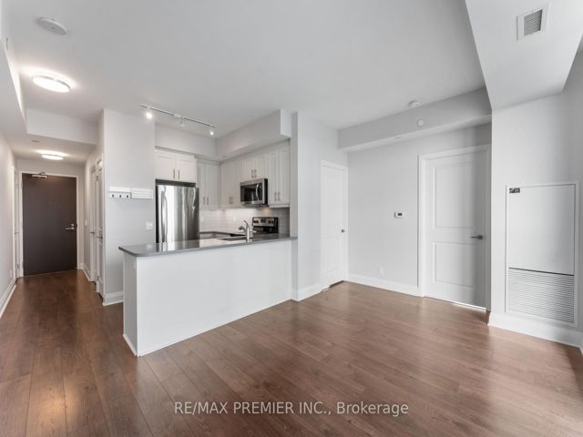1302 - 15 Zorra St