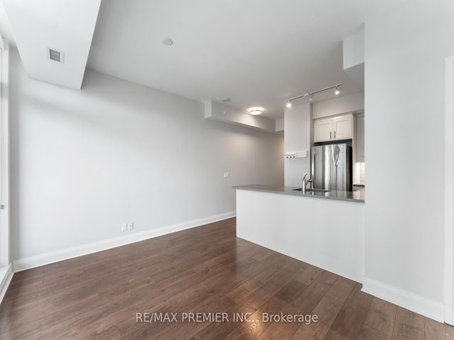 1302 - 15 Zorra St