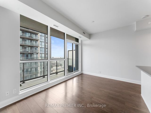 1302 - 15 Zorra St