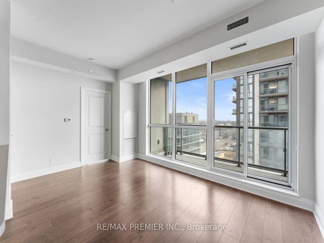1302 - 15 Zorra St