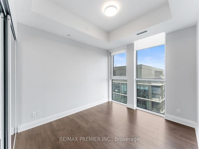 1302 - 15 Zorra St
