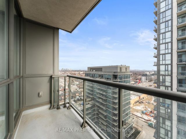 1302 - 15 Zorra St