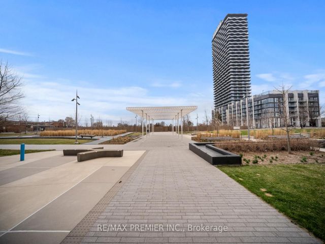 1302 - 15 Zorra St