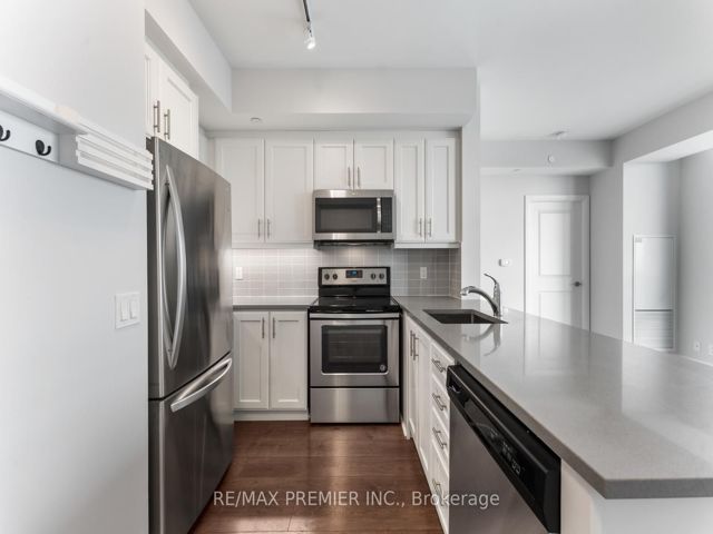 1302 - 15 Zorra St