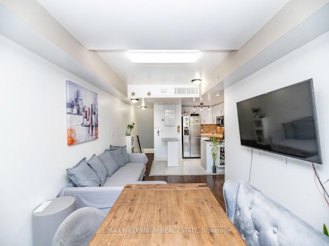 2093 - 3045 Finch Ave
