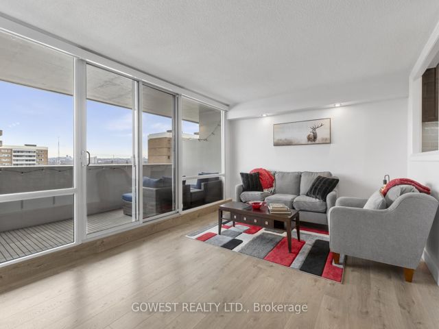 1806 - 240 Scarlett Rd