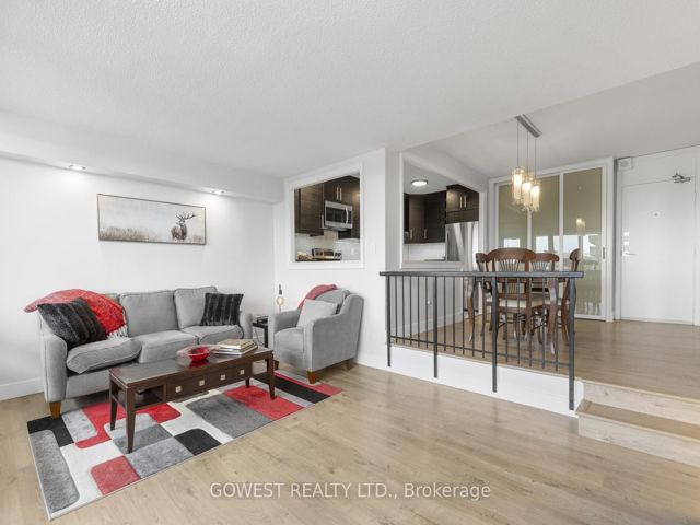 1806 - 240 Scarlett Rd