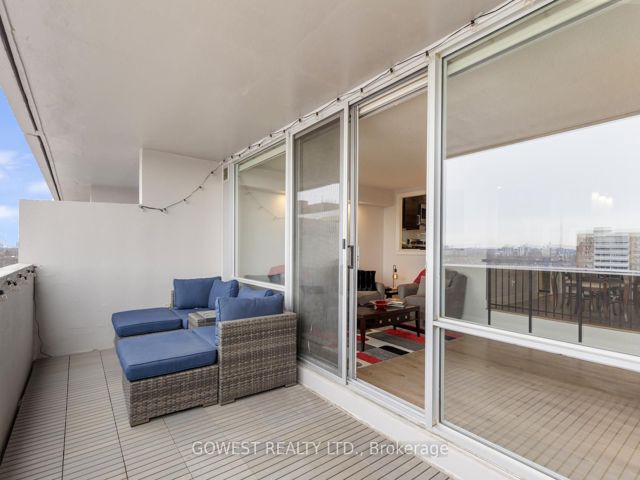 1806 - 240 Scarlett Rd