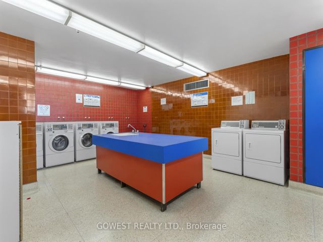 1806 - 240 Scarlett Rd