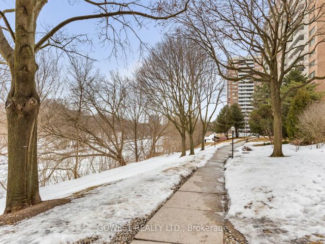 1806 - 240 Scarlett Rd