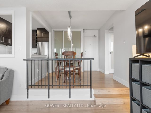 1806 - 240 Scarlett Rd
