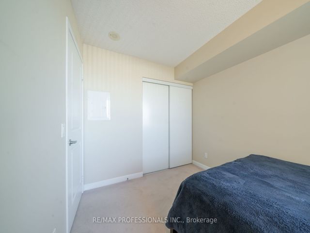 803 - 225 Sherway Gdns