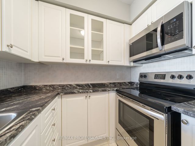 803 - 225 Sherway Gdns