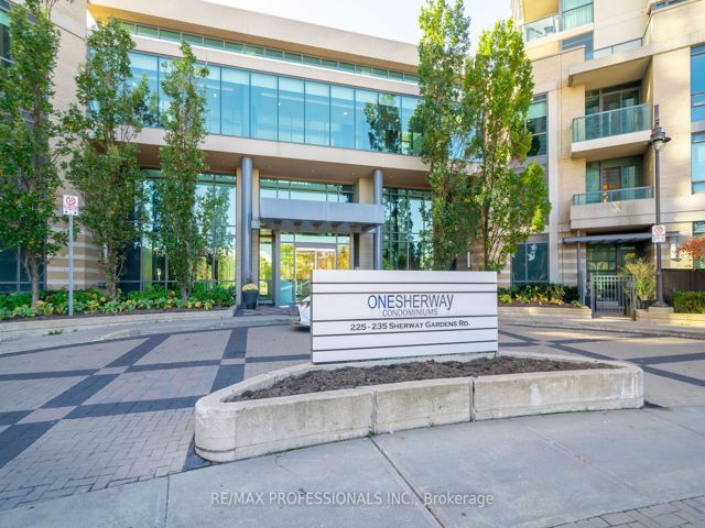 803 - 225 Sherway Gdns
