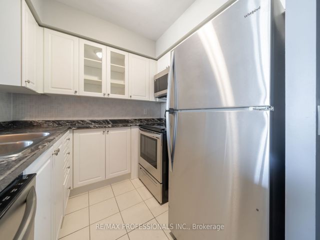 803 - 225 Sherway Gdns