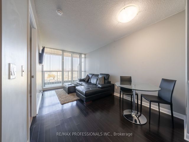 803 - 225 Sherway Gdns