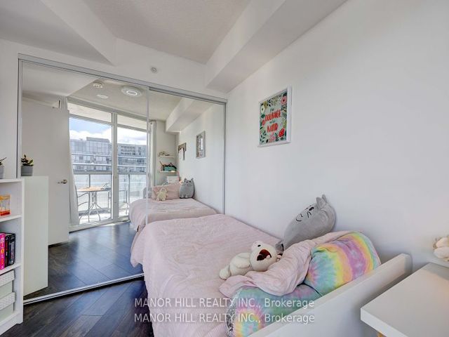 807 - 30 Gibbs Rd