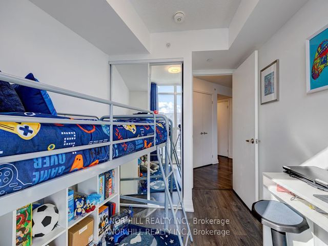 807 - 30 Gibbs Rd