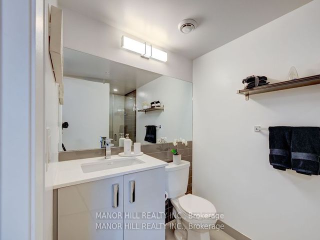 807 - 30 Gibbs Rd
