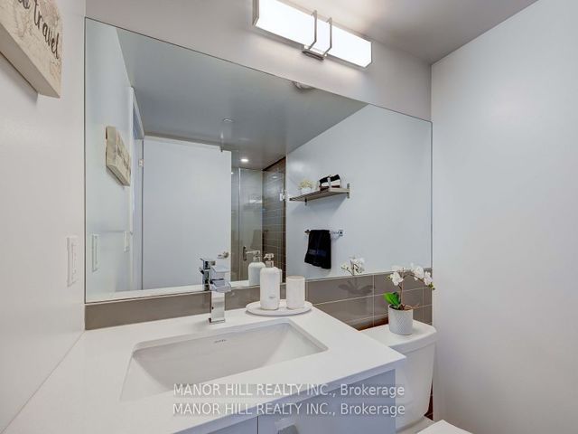 807 - 30 Gibbs Rd