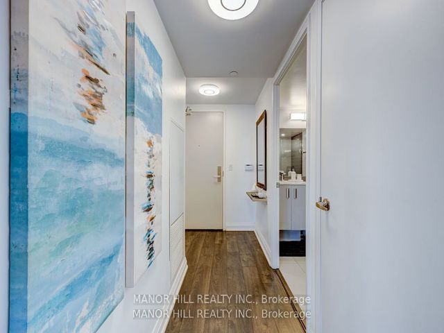 807 - 30 Gibbs Rd