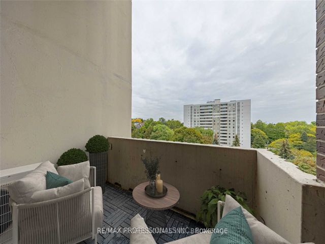 510 - 35 Ormskirk Ave