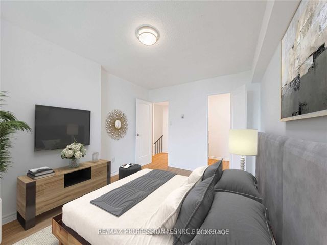 510 - 35 Ormskirk Ave