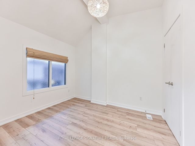 336 - 1100 Lansdowne Ave