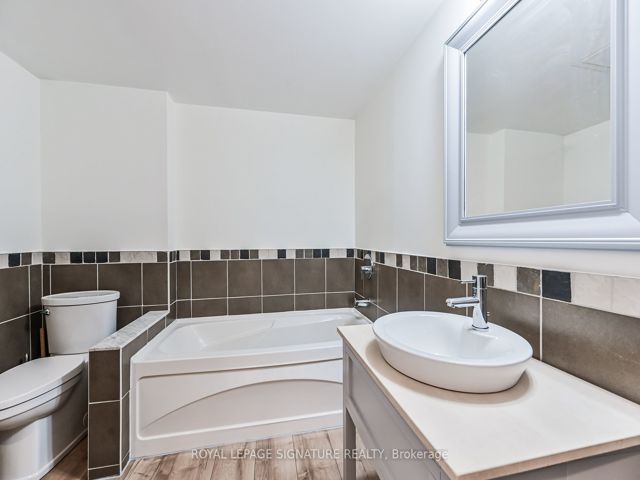 336 - 1100 Lansdowne Ave