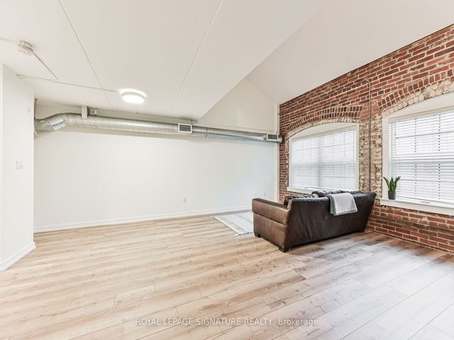 336 - 1100 Lansdowne Ave
