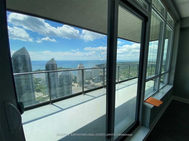 3903 - 36 Park Lawn Rd