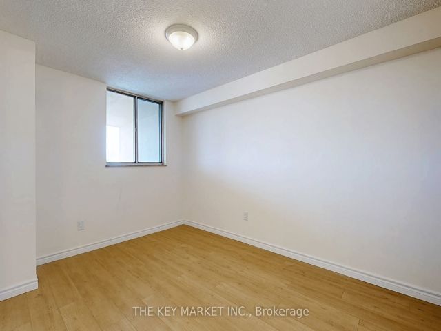 706 - 812 Burnhamthorpe Rd