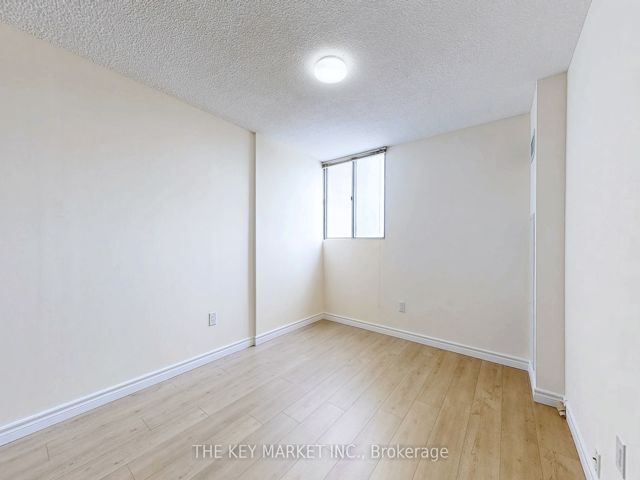 706 - 812 Burnhamthorpe Rd