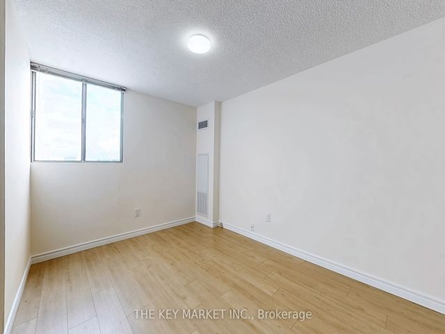 706 - 812 Burnhamthorpe Rd
