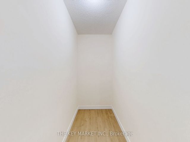 706 - 812 Burnhamthorpe Rd