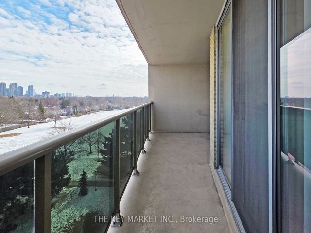 706 - 812 Burnhamthorpe Rd