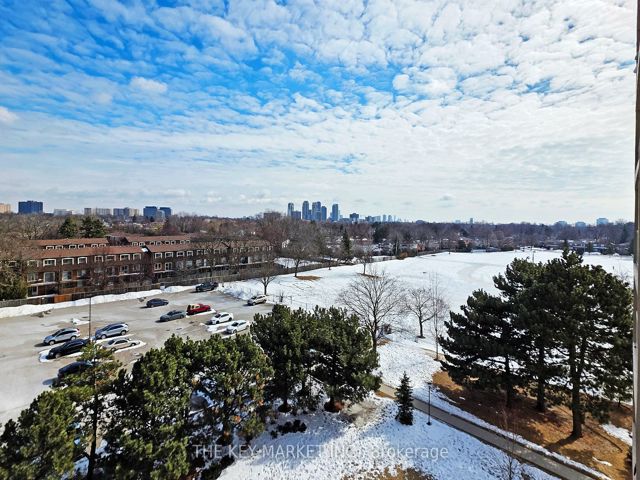 706 - 812 Burnhamthorpe Rd