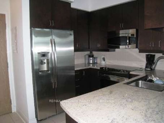 Ph6 - 1910 Lakeshore Blvd W