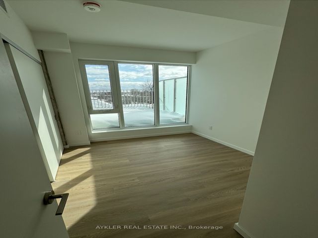 407 - 689 The Queensway