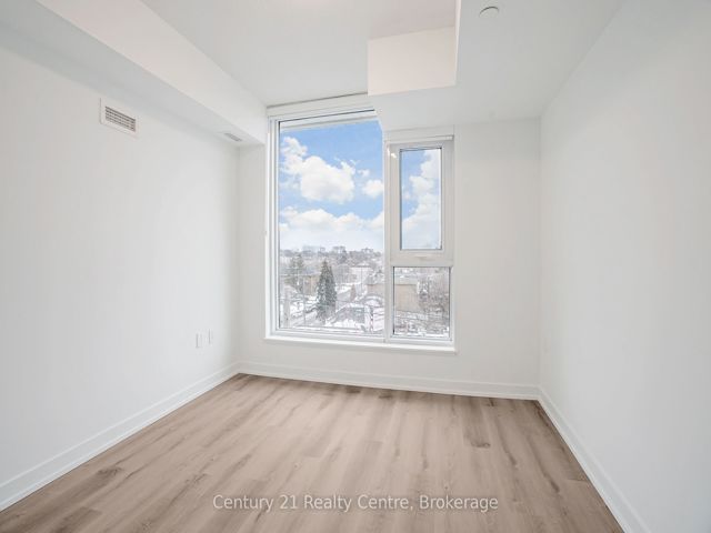 616 - 556 Marlee Ave