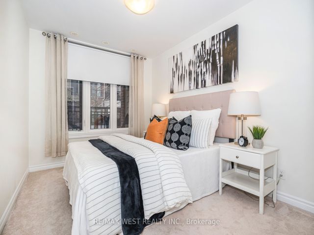 113 - 40 Carnation Ave