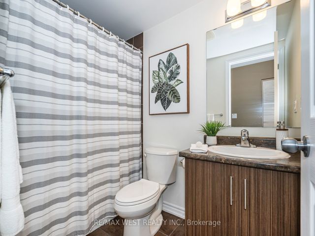 113 - 40 Carnation Ave