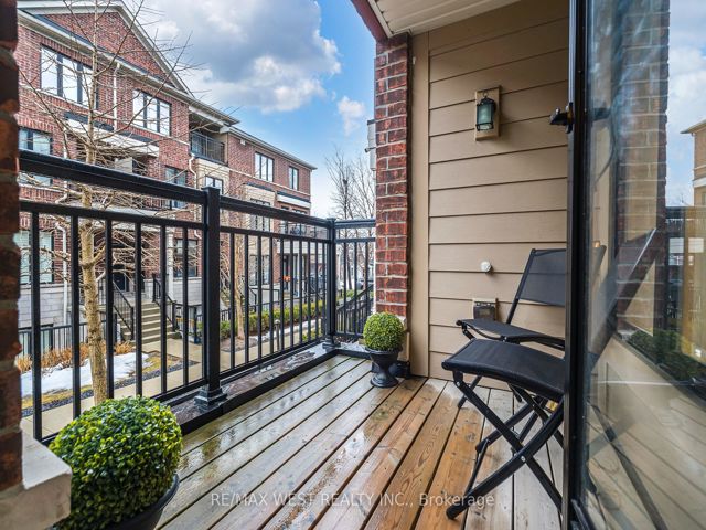 113 - 40 Carnation Ave