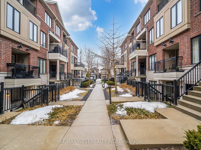 113 - 40 Carnation Ave