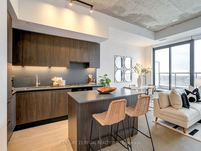 804 - 2720 Dundas St W