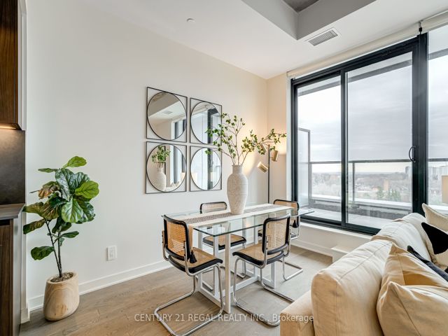 804 - 2720 Dundas St W