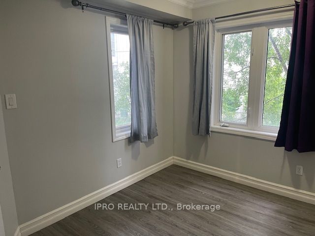204 - 1530 Weston Rd