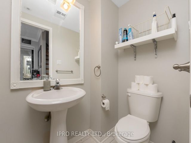 204 - 1530 Weston Rd